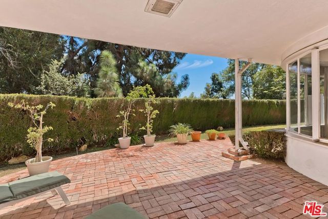 131 Ashdale Avenue, Los Angeles, CA 90049