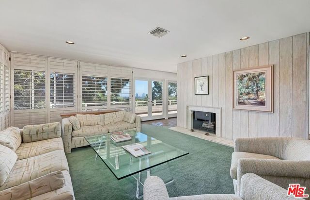 131 Ashdale Avenue, Los Angeles, CA 90049