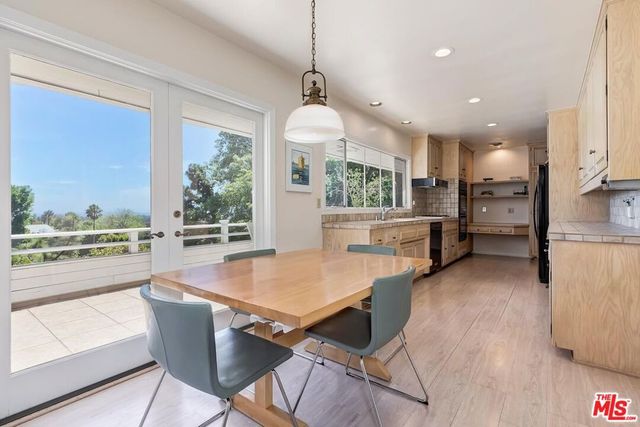 131 Ashdale Avenue, Los Angeles, CA 90049