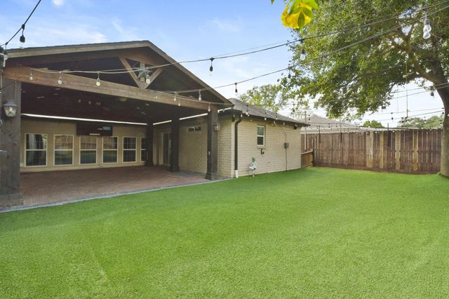 15710 Creekhaven Drive, Houston, TX 77084