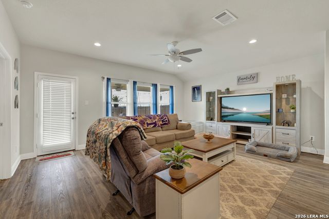 1316 Parkwood, Seguin, TX 78155