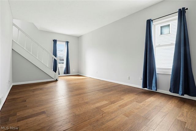 102 E Brookside Avenue, Akron, OH 44301