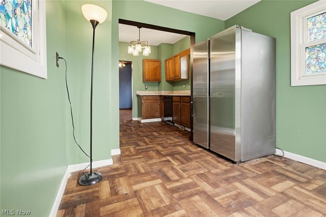 102 E Brookside Avenue, Akron, OH 44301