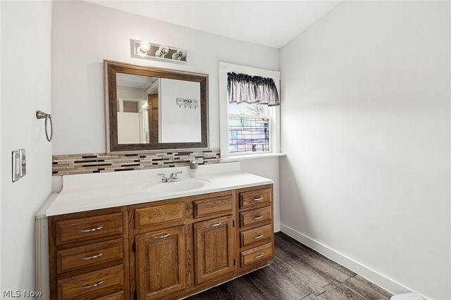 102 E Brookside Avenue, Akron, OH 44301