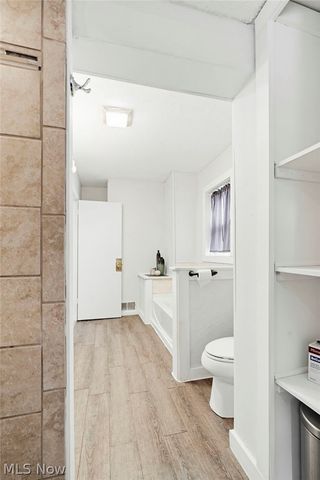 102 E Brookside Avenue, Akron, OH 44301