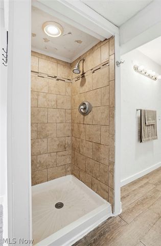 102 E Brookside Avenue, Akron, OH 44301