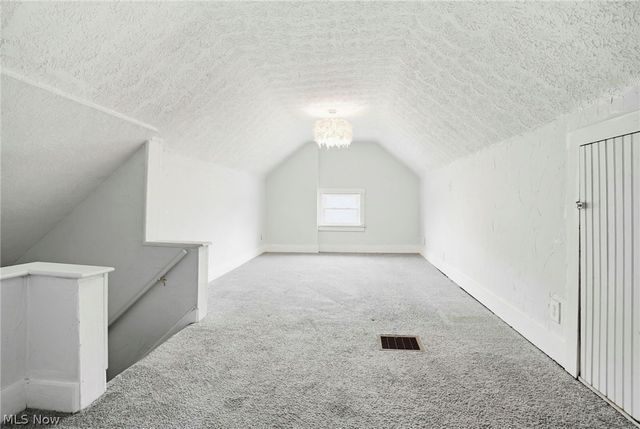 102 E Brookside Avenue, Akron, OH 44301