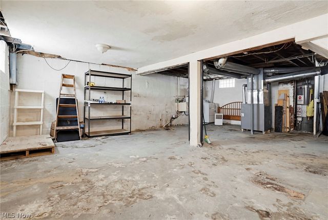 102 E Brookside Avenue, Akron, OH 44301