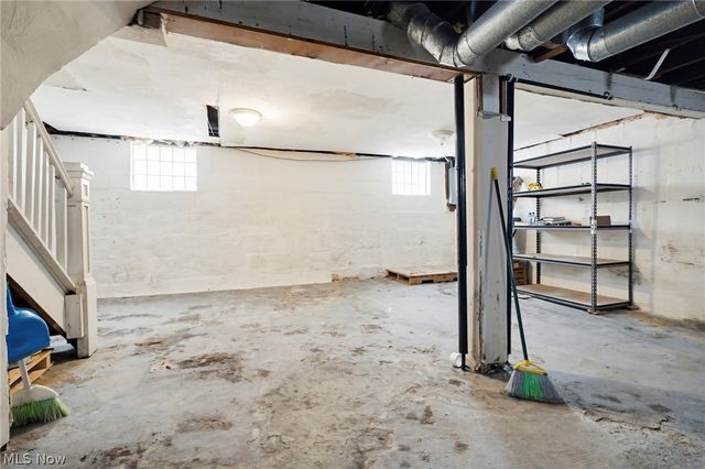 102 E Brookside Avenue, Akron, OH 44301