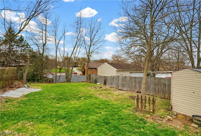 102 E Brookside Avenue, Akron, OH 44301