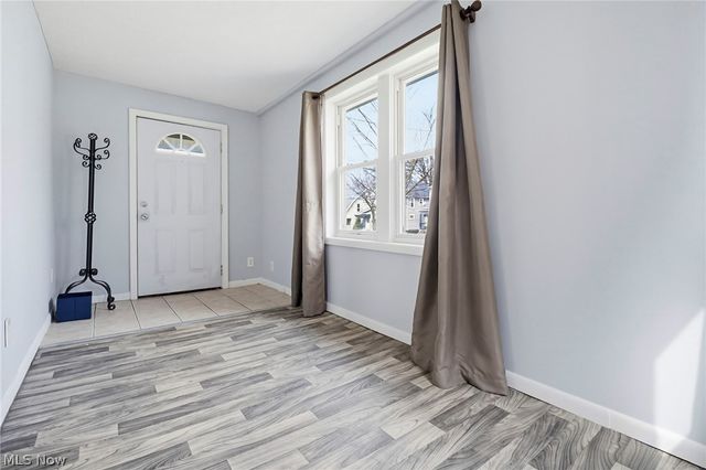 102 E Brookside Avenue, Akron, OH 44301