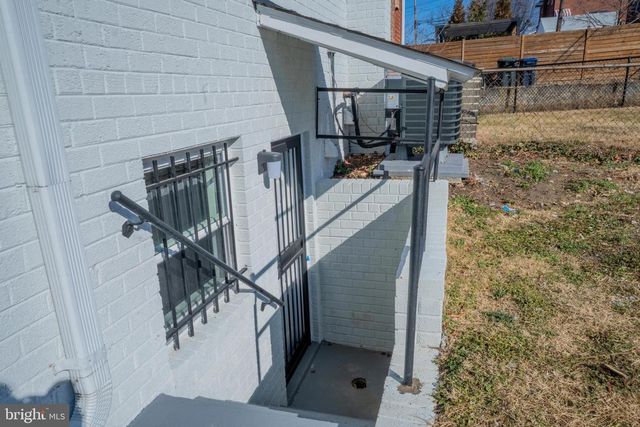 413 KENNEDY NE, Washington, DC 20011