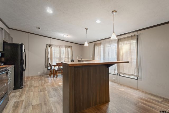 17210 Countrywood, Lindale, TX 75771