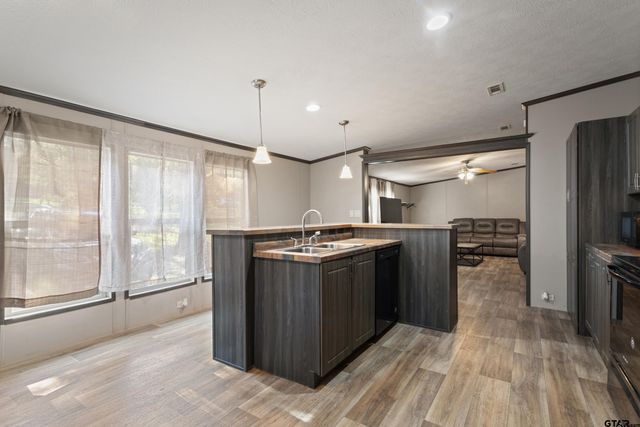 17210 Countrywood, Lindale, TX 75771