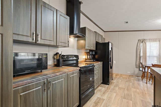 17210 Countrywood, Lindale, TX 75771