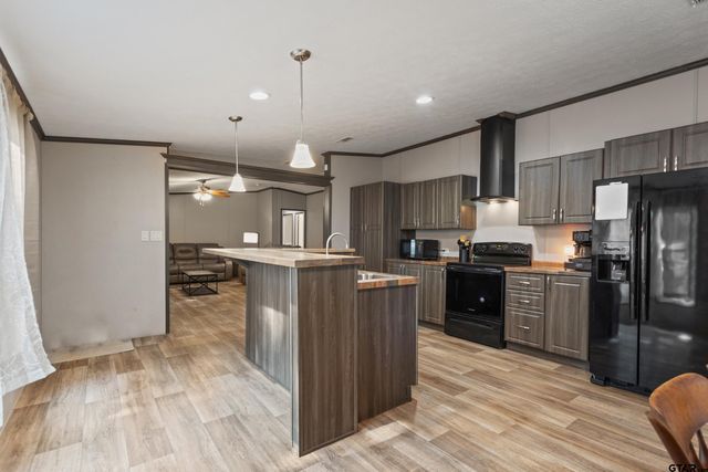 17210 Countrywood, Lindale, TX 75771