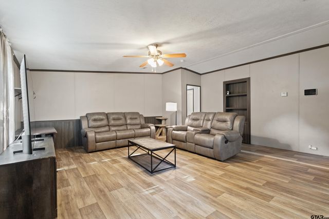 17210 Countrywood, Lindale, TX 75771