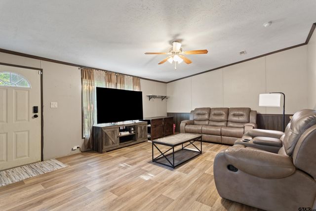 17210 Countrywood, Lindale, TX 75771