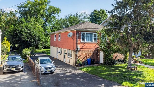 176 Meadow Lane, Secaucus, NJ 07094