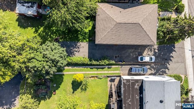 176 Meadow Lane, Secaucus, NJ 07094