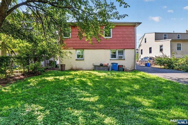 176 Meadow Lane, Secaucus, NJ 07094