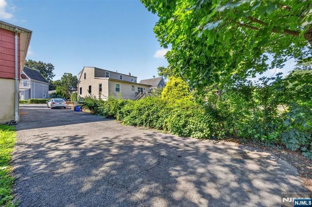 176 Meadow Lane, Secaucus, NJ 07094