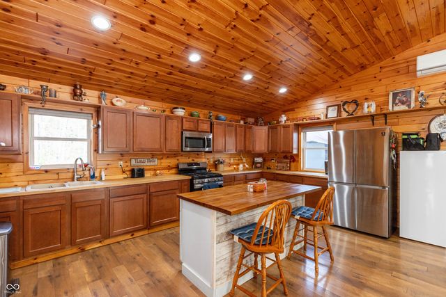 3391 W County Road 1125 N, Seymour, IN 47274