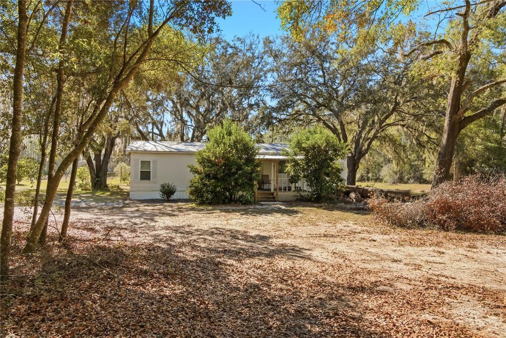 Image 13 of property listing at 1349 SW 27TH PLACE, Bell, FL 32619