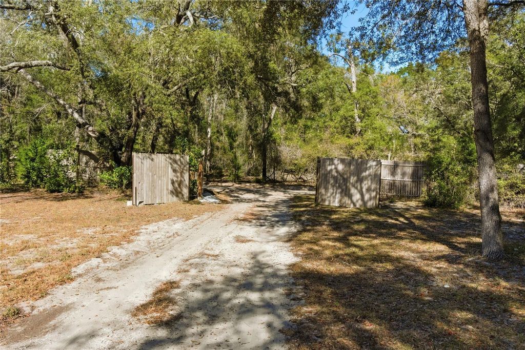 Image 27 of property listing at 1349 SW 27TH PLACE, Bell, FL 32619