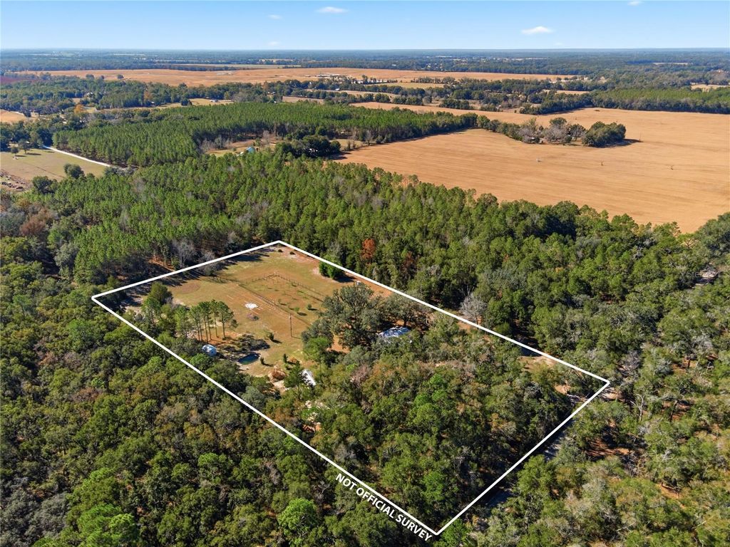 Image 4 of property listing at 1349 SW 27TH PLACE, Bell, FL 32619