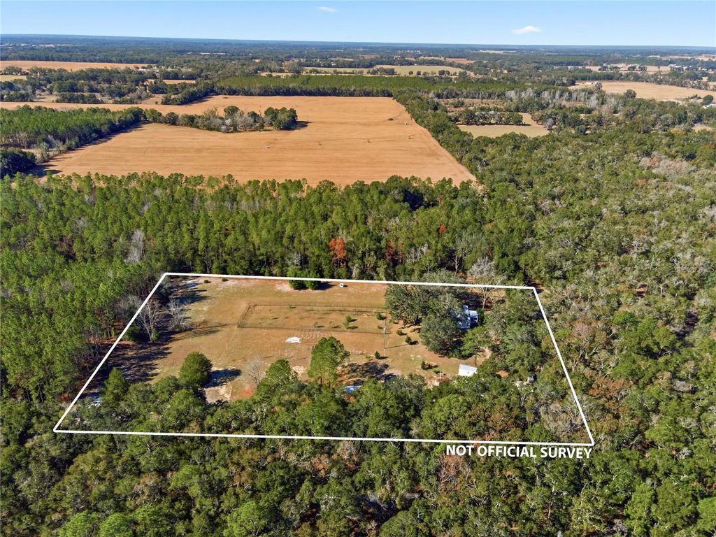 Image 5 of property listing at 1349 SW 27TH PLACE, Bell, FL 32619