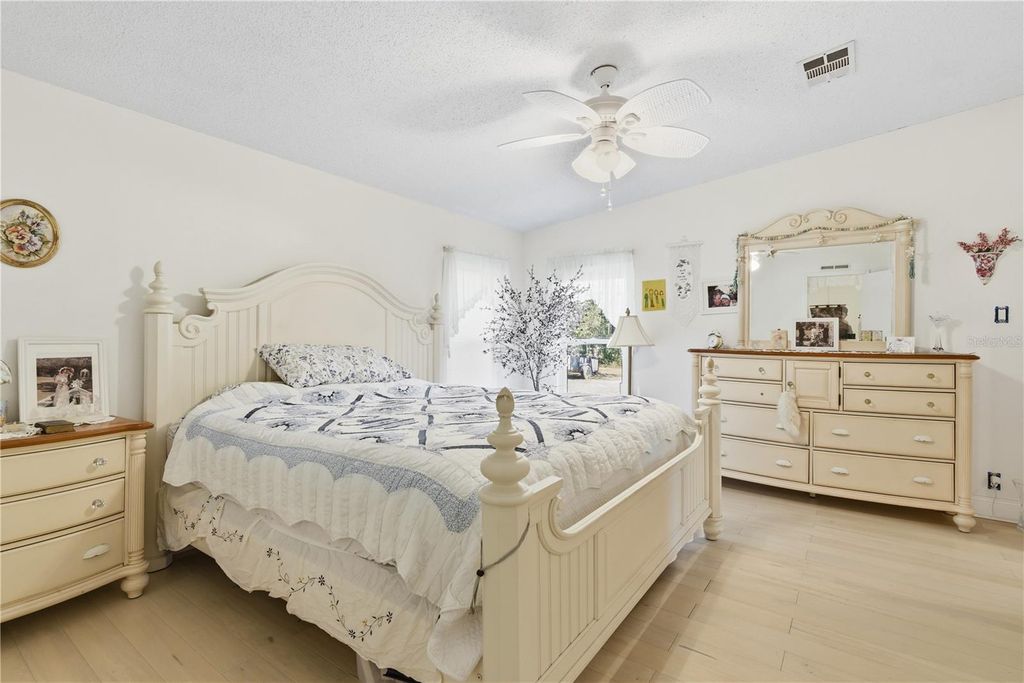 Image 44 of property listing at 1349 SW 27TH PLACE, Bell, FL 32619