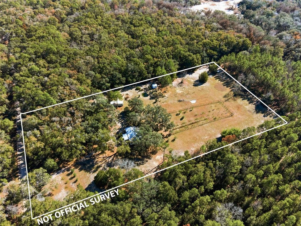 Image 8 of property listing at 1349 SW 27TH PLACE, Bell, FL 32619