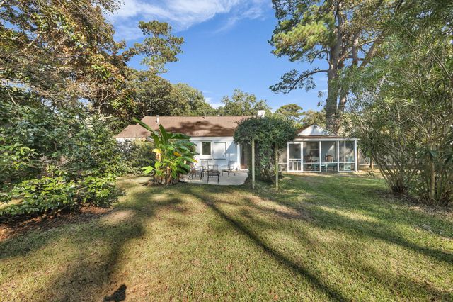 315 Hollywood Drive, Charleston, SC 29407