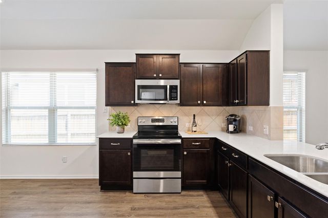 516 Circle WAY, Jarrell, TX 76537