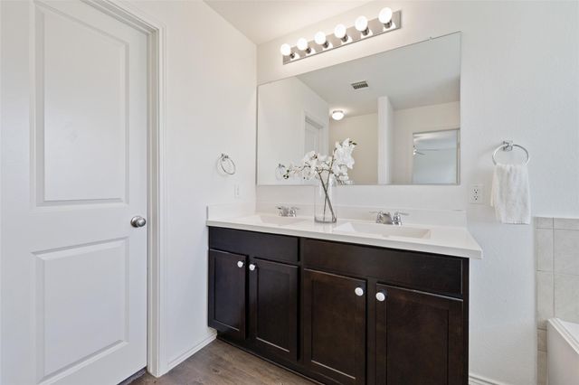 516 Circle WAY, Jarrell, TX 76537
