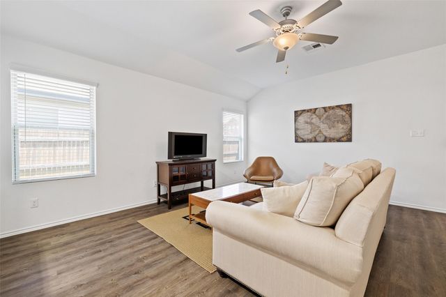 516 Circle WAY, Jarrell, TX 76537