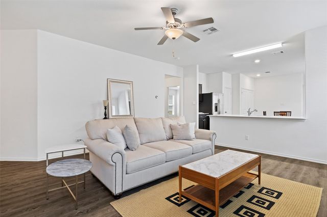 516 Circle WAY, Jarrell, TX 76537