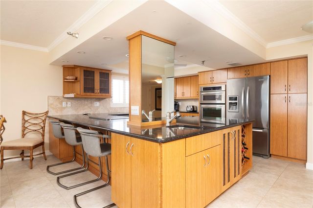 2675 GULF OF MEXICO DRIVE 204, Longboat Key, FL 34228