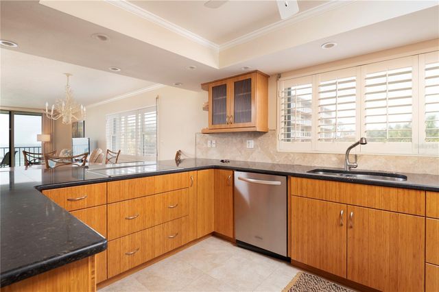2675 GULF OF MEXICO DRIVE 204, Longboat Key, FL 34228