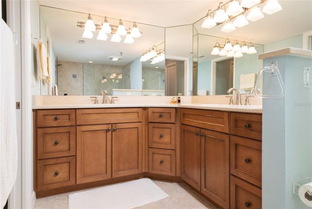 2675 GULF OF MEXICO DRIVE 204, Longboat Key, FL 34228