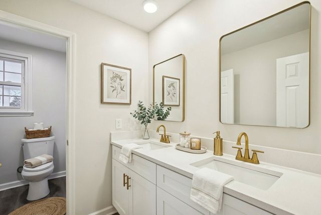 223 NW Clearview Dr, Mount Juliet, TN 37122