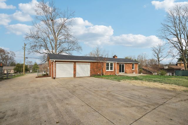 223 NW Clearview Dr, Mount Juliet, TN 37122