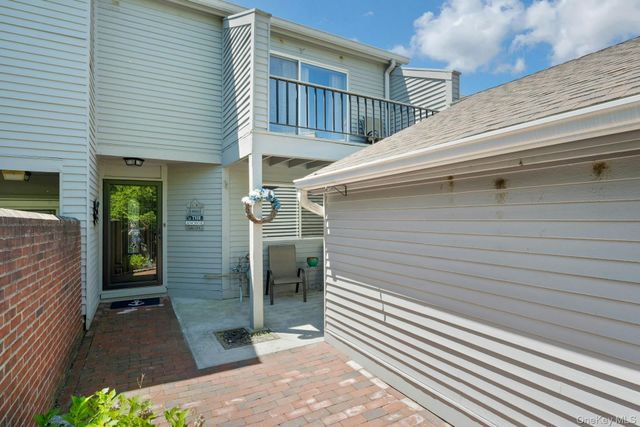 66 Waterside Close, Eastchester, NY 10709