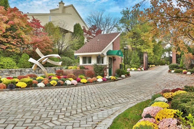 66 Waterside Close, Eastchester, NY 10709