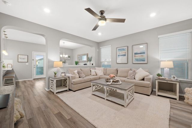 6317 Conestoga Wagon WAY, Del Valle, TX 78617