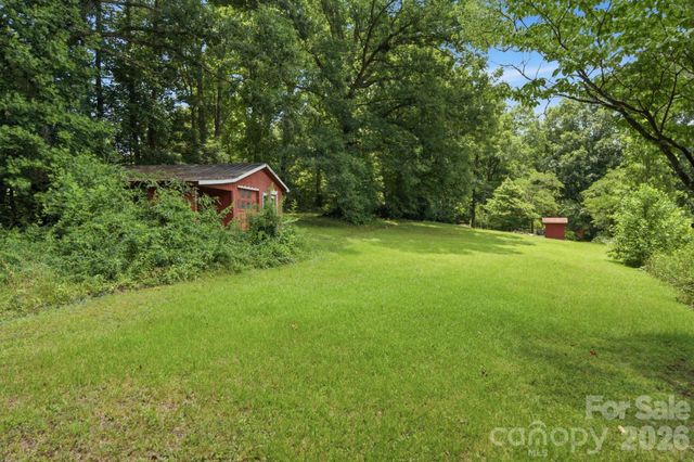 129 Old River Road, Marion, NC 28752