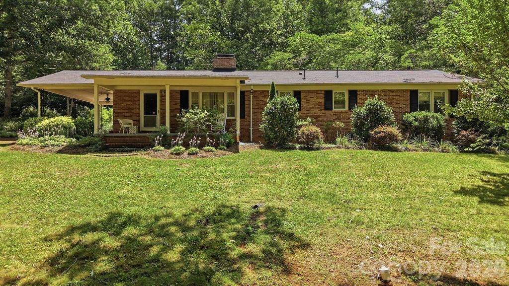 129 Old River Road, Marion, NC 28752