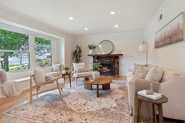 362 S Ridgemont Court, Newbury Park, CA 91320