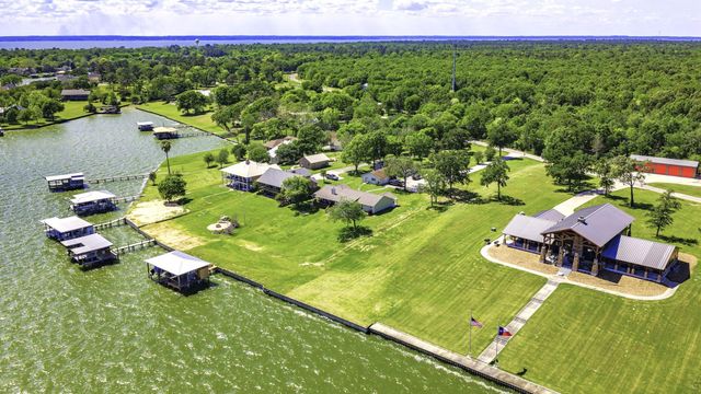 292 Old Post Rd S, Livingston, TX 77351